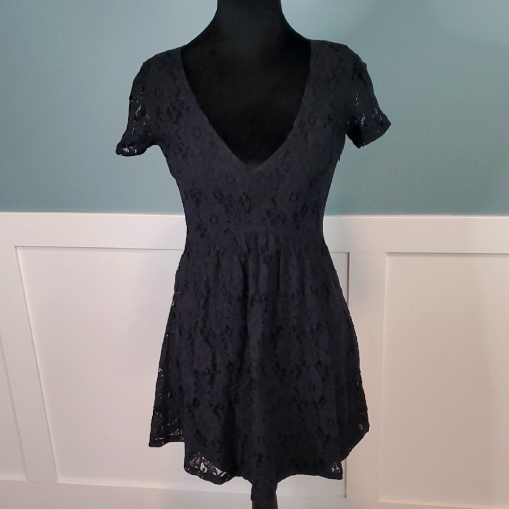 Hollister Mini Dress Black Lace V-neck Sz 5